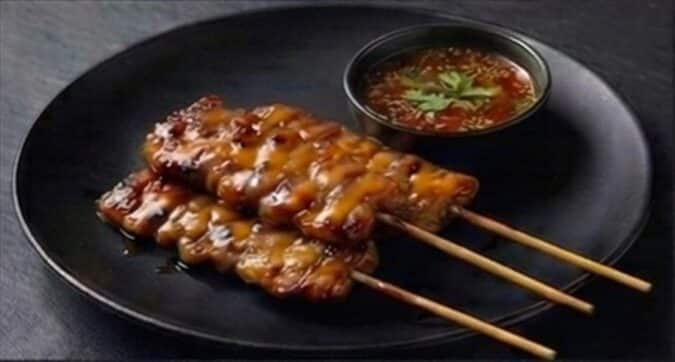 タイ風豚串 Pork Satay (3 sticks)