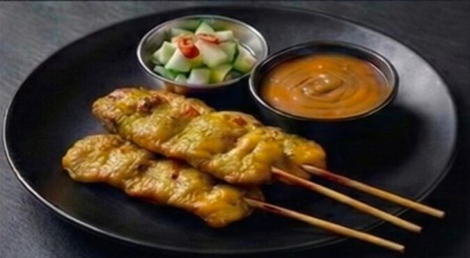 ガイサテ 鶏サテ Chicken Satay (3 sticks)