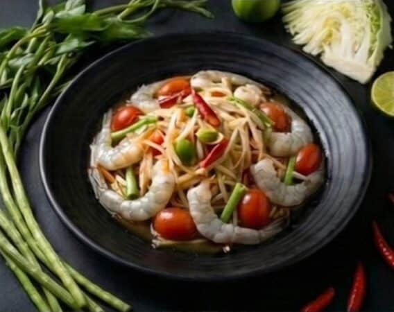 タム・マラクー・クン・ソット Papaya Salad with Fresh Shrimp