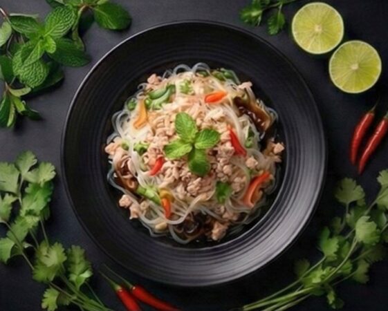 ヤムウンセンムーサップ 豚挽き肉の春雨和え Spicy Glass Noodle Salad with Minced Pork