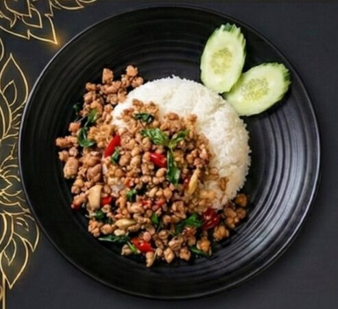ガパオライス（豚肉または鶏肉）