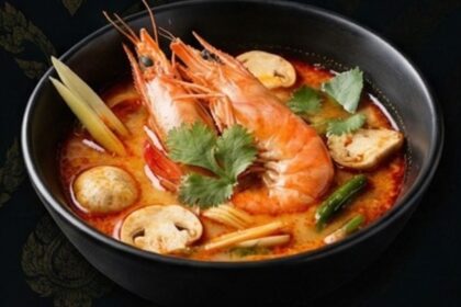 トムヤムクン（中）