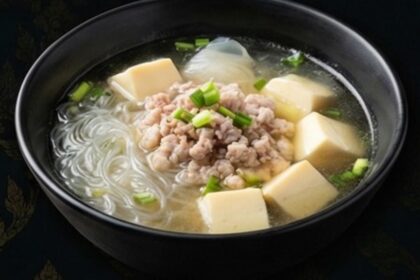 豆腐と挽肉の澄まし汁