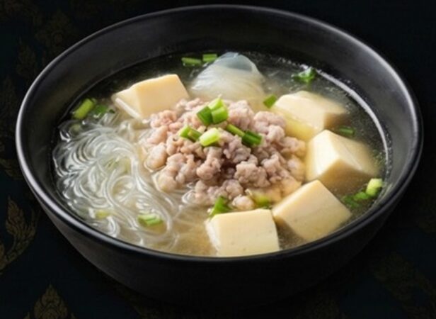 豆腐と挽肉の澄まし汁