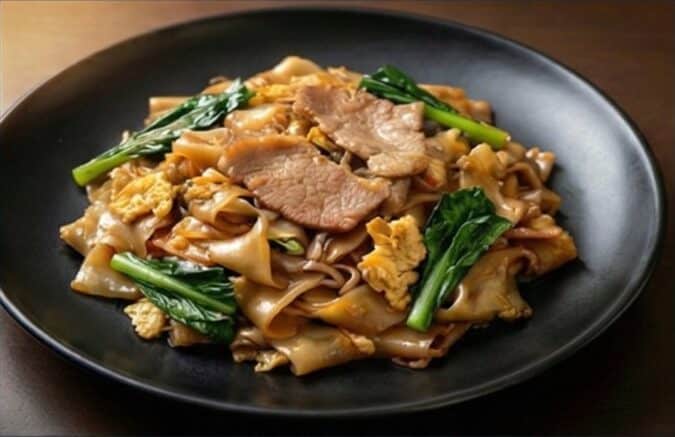 パッシーユ 太麺の醤油炒め Pad See Ew